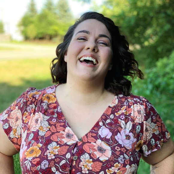 Meet your Posher, Amy - Picture 2 of 7